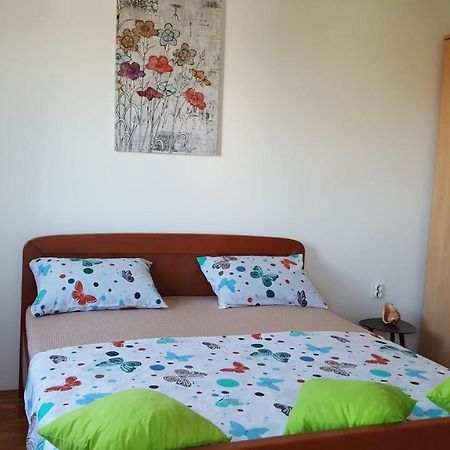 Apartman Modro Jezero Apartment Имотски Екстериор снимка