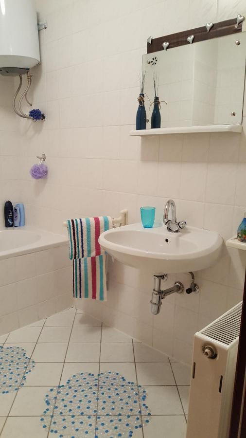 Apartman Modro Jezero Apartment Имотски Екстериор снимка